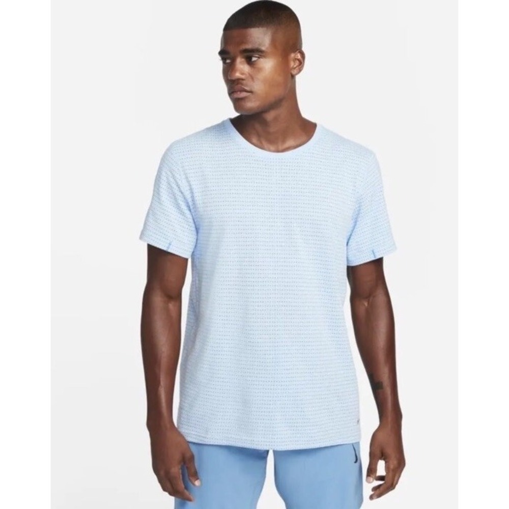 Nike Dri-Fit Men's Yoga Sky Blue  DQ4828-422 Loose Fit Yoga Shirt SMALL TALL‎